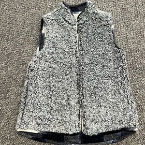Reversible vest
